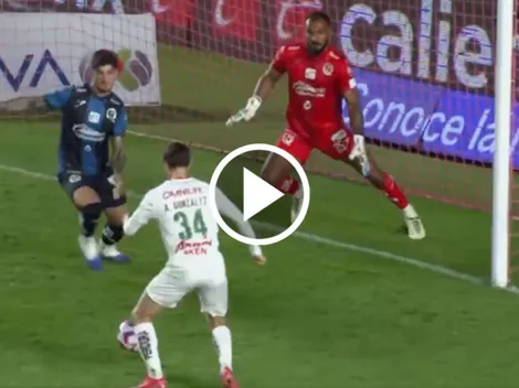 Hormiga González dejó escapar el gol más fácil de su vida