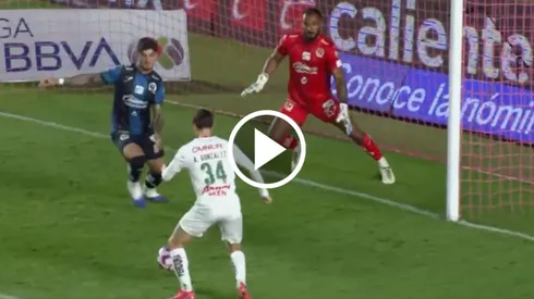 Hormiga González dejó escapar el gol más fácil de su vida