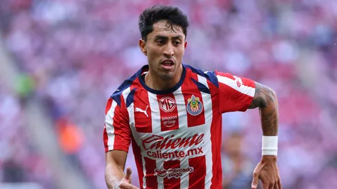 Omar Govea calentó el Clásico Tapatío