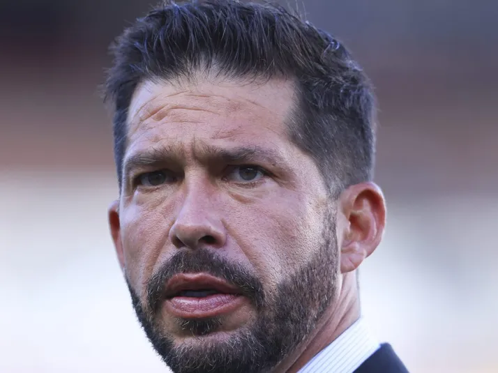 Benjamín Mora conoce al 'Oso' González y anticipó su error en el triunfo sobre Chivas