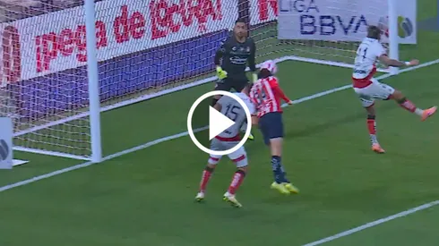 El golazo de Armando González en el Chivas vs. Atlas