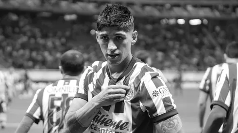 Chivas tomó importante decisión con Alan Pulido,
