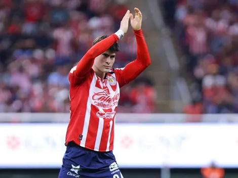 ¿Armando González dilata su renovación para irse gratis de Chivas?
