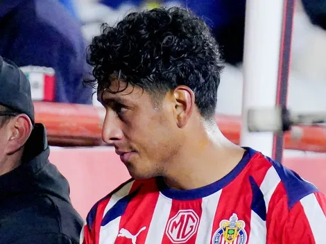 El llanto de Luis Romo al dejar el campo tras la derrota de Chivas ante Cruz Azul