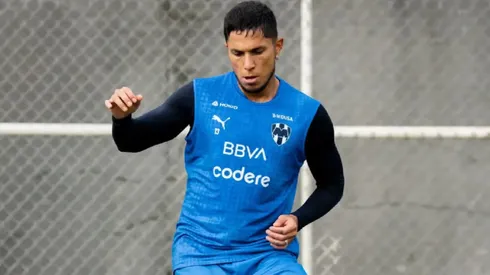 Carlos Salcedo podría estar en la mira de Chivas