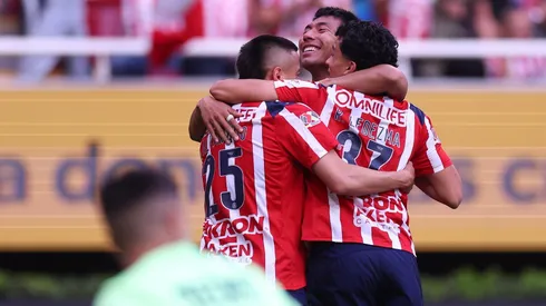 Chivas derrotó 4-2 a Rayados