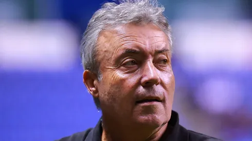 Piden la salida del técnico de Rayados