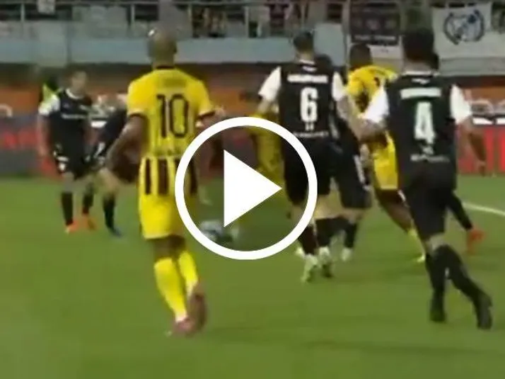 el golazo de otro planeta de Orbelín Pineda para la victoria de AEK Atenas