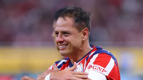 Chicharito Hernández celebró entre lágrimas.