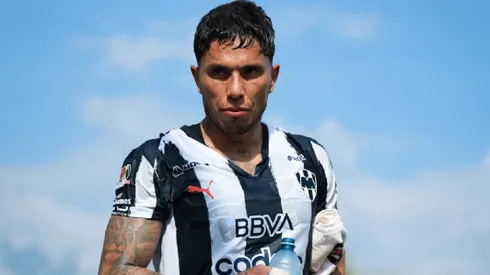 Carlos Salcedo no llegará a Chivas