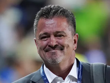 Carlos Hermosillo sentenció a las Chivas de Gabriel Milito