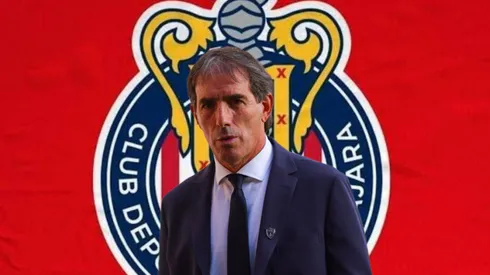 Guillermo Almada tendrá de auxiliar a Enrique Alfaro