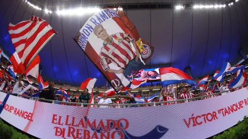 Afición de Chivas busca entregarse en el partido contra Cruz Azul.