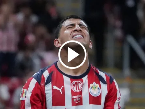 Cotorro González y su pifia frente a la portería de Cruz Azul