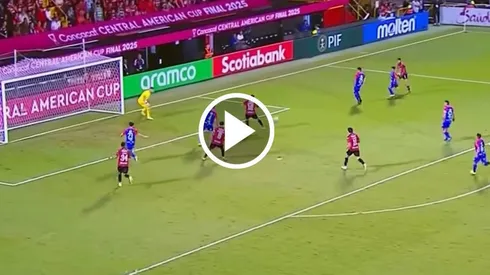 Ronaldo Cisneros no para de anotar gol en Costa Rica.