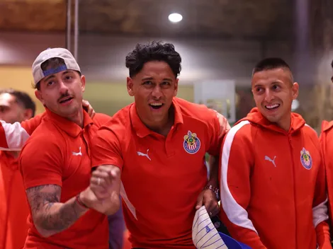 Disfrutó la serenata, pero tiene un pie y medio fuera de Chivas