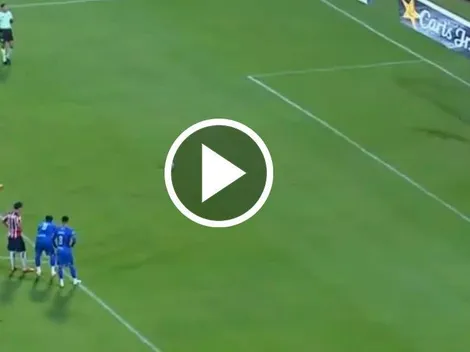 Así falló Chicharito Hernández el penal para que Chivas quede eliminado
