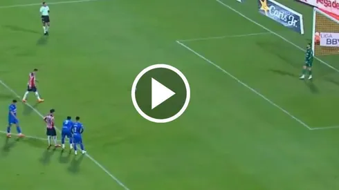 Así falló Chicharito Hernández.