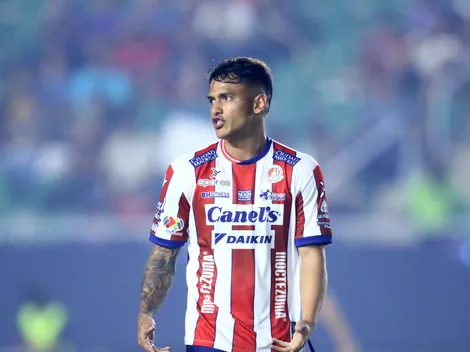 ¿Por qué no avanzan las negociaciones de Chivas por Eduardo Águila?