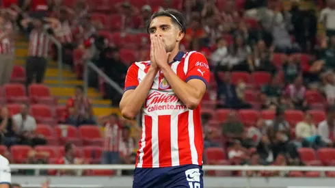 Reportan que Ricardo Marín podría no regresar a Chivas.
