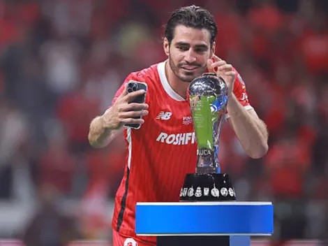 Pollo Briseño se acordó de Chivas en celebración del Toluca