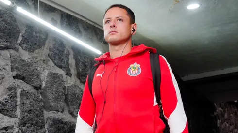 Chicharito podría cambiar el futbol por una nueva profesión.