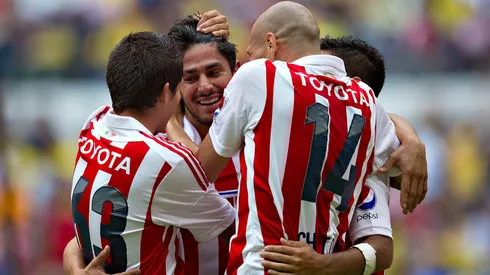 Exjugador de Chivas apuntaría a cambiar de televisora en este 2026