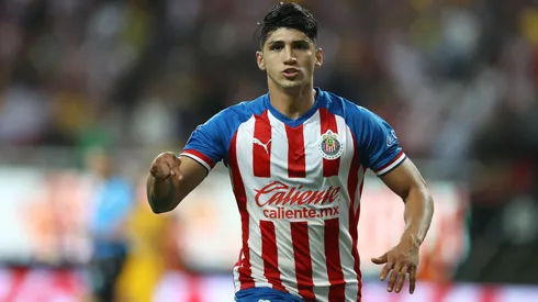 A la directiva de Chivas le está costando acomodar a Alan Pulido