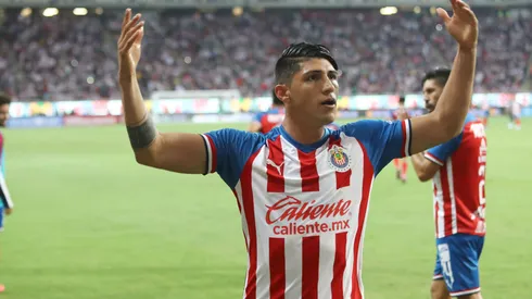 Chivas sigue sin acomodar a Alan Pulido