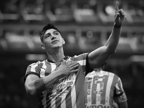 Alan Pulido, captado de fiesta antes del debut de Chivas