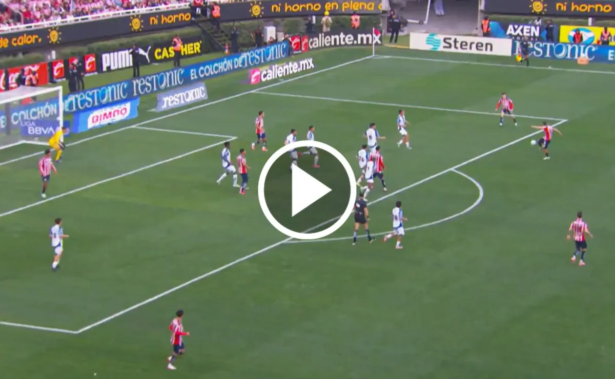 Image for ¡Iba a hacer un golazo! El espectacular disparo de Roberto Alvarado que puso a temblar al Pachuca contra Ch...