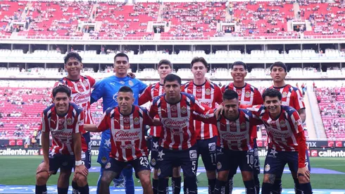Chivas venció 2-0 a los Tuzos del Pachuca

