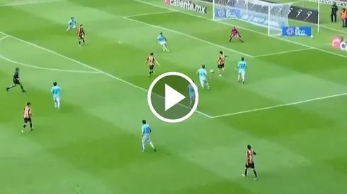 Jesús Brígido anotó en la goleada de Leones Negros.