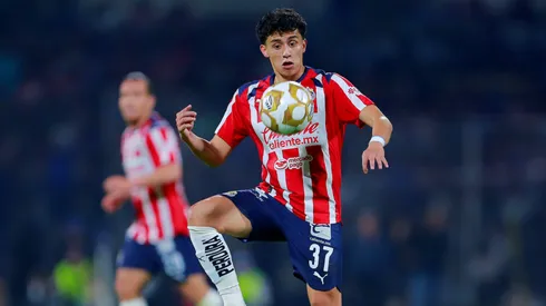 Richard Ledezma aún no puede jugar con el Tri.
