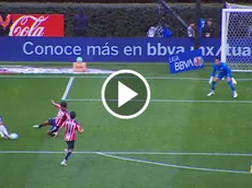 La atajada del Tala Rangel que valió como un gol para Chivas
