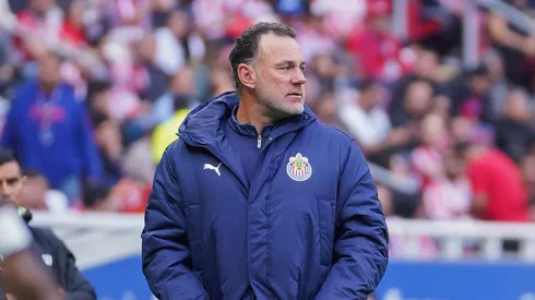 Gabriel Milito conforme con sus Chivas.
