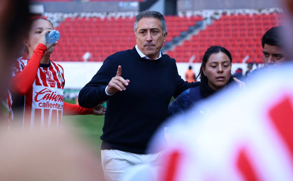 Antonio Contreras, DT de Chivas Femenil, fue autocrítico pese al triunfo ante Santos Laguna