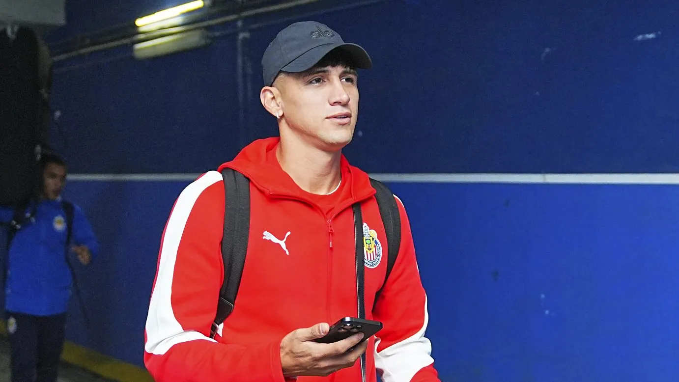 Alan Pulido es buscado por Rayados.