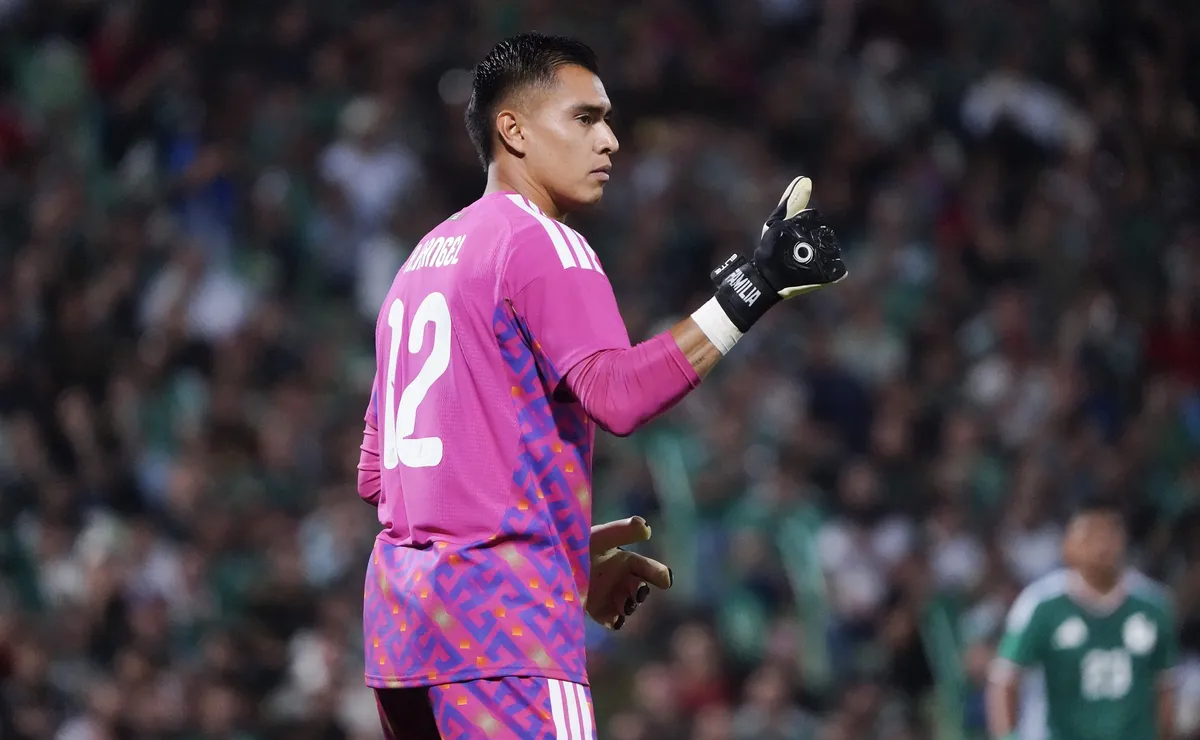 Titularidad casi asegurada: la excelente noticia que recibió Raúl Rangel para el México vs Panamá