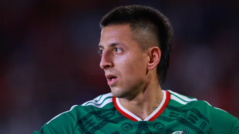 Roberto Alvarado recibió críticas por su nivel con México.
