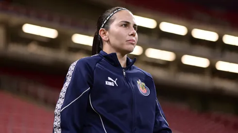 Alicia Cervantes va a la banca en Chivas Femenil vs. Puebla.

