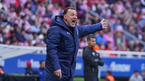 Gabriel Milito tuvo que cambiar sus planes y se molestó.
