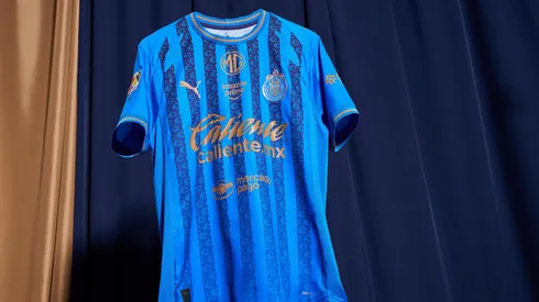Puma y Chivas solo mostraron el jersey.