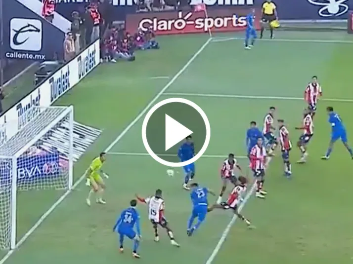 El gran gol de Dani Aguirre tras "ser expulsado"