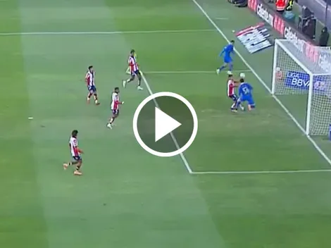 La inteligencia de la Hormiga para anotar un gol más con Chivas