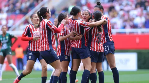 Chivas Femenil recibe a León en el Estadio Akron.

