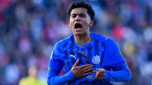 Caliente habría provocado cambio en tercera indumentaria de Chivas