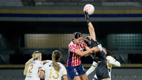 Jashia López se lució ante Chivas Femenil.
