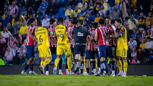 Brian Rodríguez podría no jugar el Clásico.
