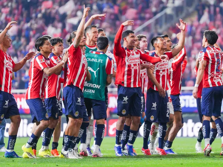 El último equipo de la Liga MX en ganar seis partidos seguidos como Chivas